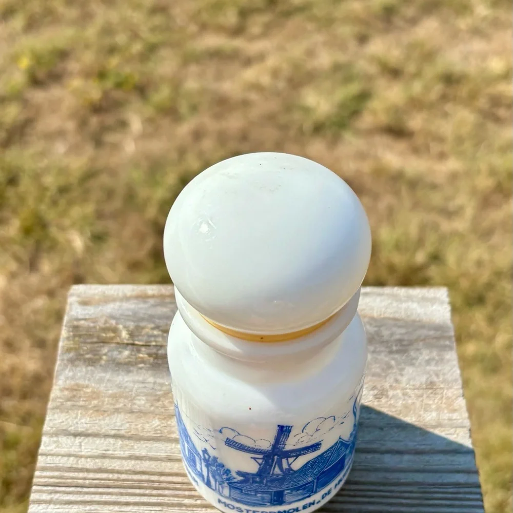 Vintage Belgium Milk Glass Apothecary Jar 5” - Picture 4 of 7